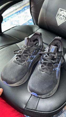 Shoes ASICS New, no box.