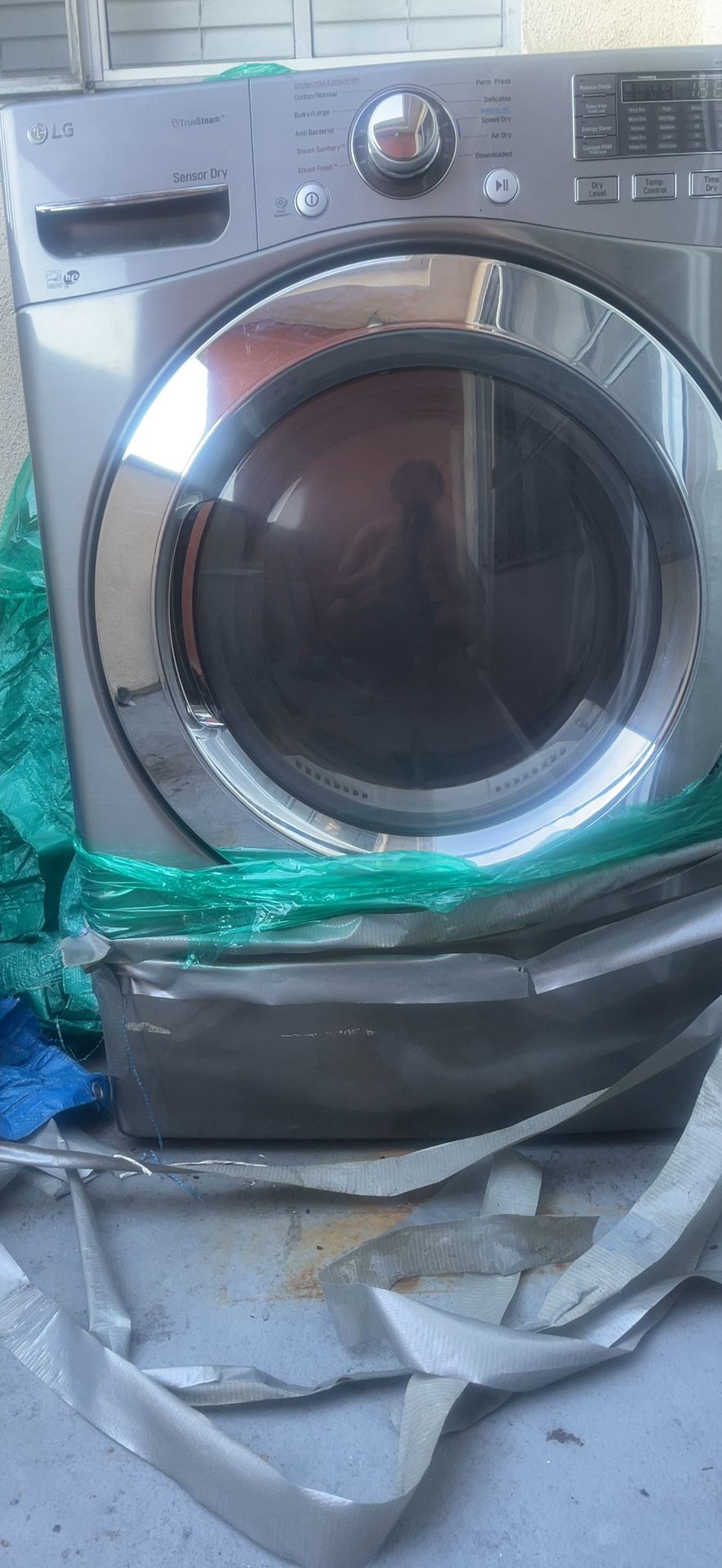 LG Gas dryer Like New