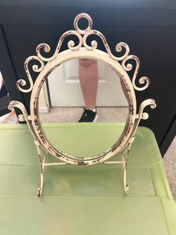 Antique-style mirror