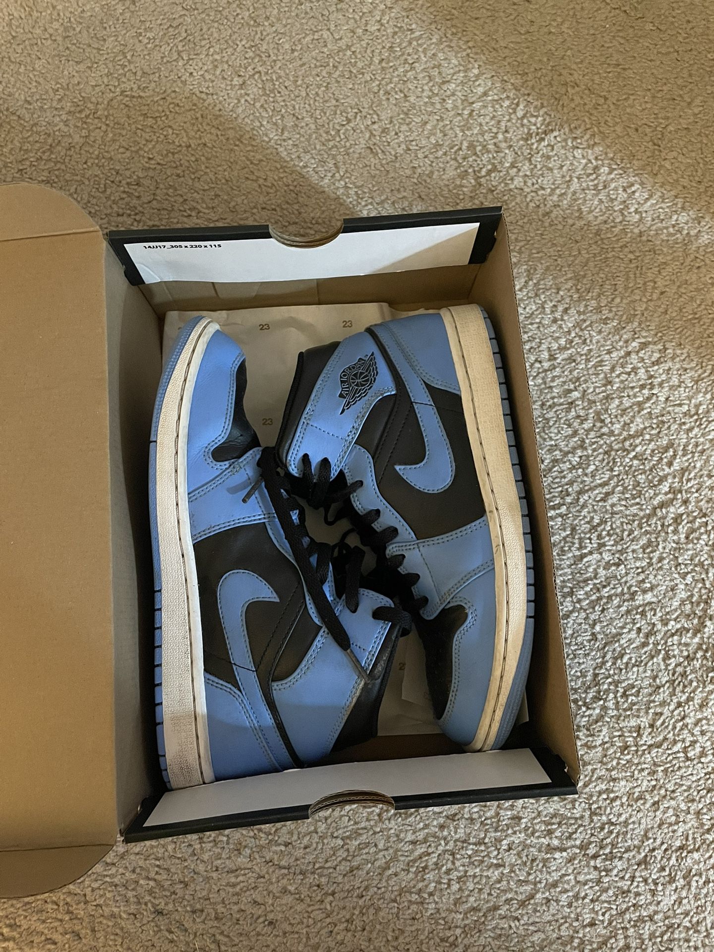 Air Jordan’s 1 MID