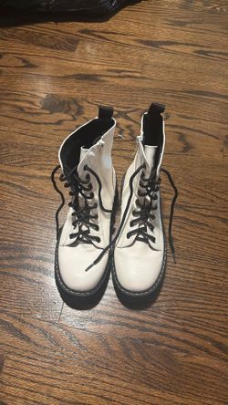 women boots size 7