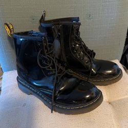 Dr. Martens Delaney 