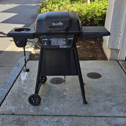 Propane Char-Broil Grill