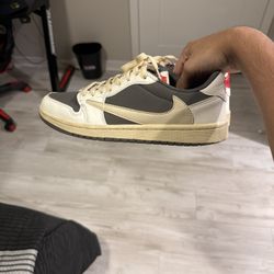 Travis Scott Reverse Sb Size 7 (READ DESCRIPTION)