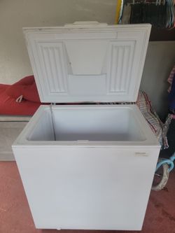 WHIRLPOOL.  WORK REAL GOOD.. JUST GOT A BIGGER SIZE. 