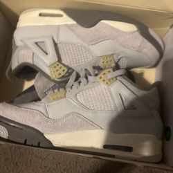 Jordan 4 Retro SE Craft Photon Dust