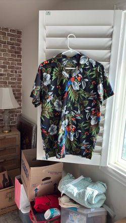 VHO Men’s Hawaiian Shirt M $10