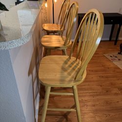 Wooden Swivel Bar Stool set