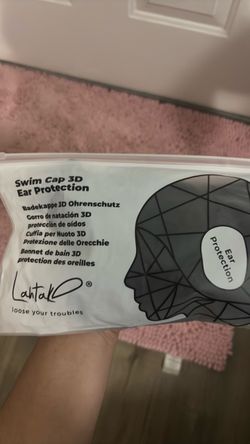 Swim cap 3D ear protection