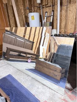 Free Large Wall Mirrors – Must Pick Up