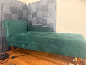 Chaise lounge couch