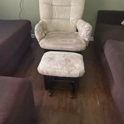 Rocking Chair It Needs To Be Wash Other That Good 