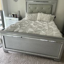 Queen Bedroom Set