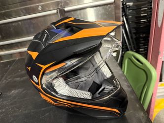 Off road helmet with visor
