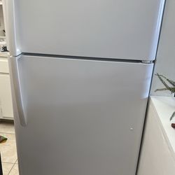 Frigidaire Fridge
