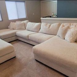 Oversize Zada Couch With Ottoman