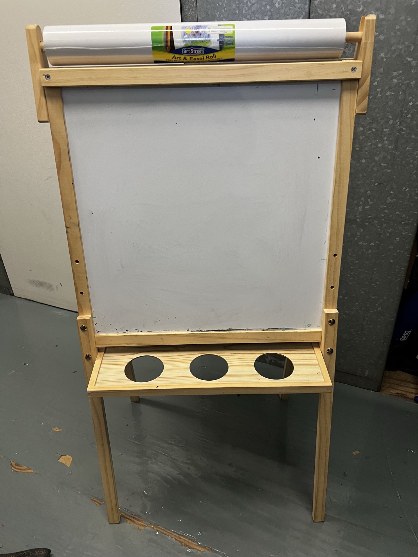 Easel