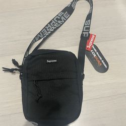 Supreme Shoulder Bag (SS19) for Sale in Seattle, WA - OfferUp