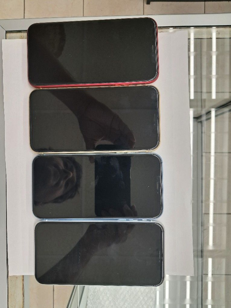 Apple iphone XR 64GB Bundle Multiple Colour
