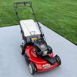 LAWN MOWER TORO RECYCLER with  KOHLER ENGINE 6.75 hp - 149cc FRONT WHEEL DRIVE   works & runs Great 👍 like new