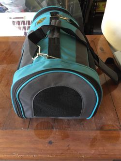 Small dog carrier - approved for flights