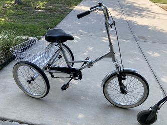 Mantis Tri Rad Folding 3 Wheel Trike Like New for Sale in Leesburg