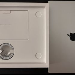 Apple Macbook 14 Inch M4 Pro chip 24GB RAM 1TB SSD Hard Drive Thunderbolt 5 NVME SSD Open Box