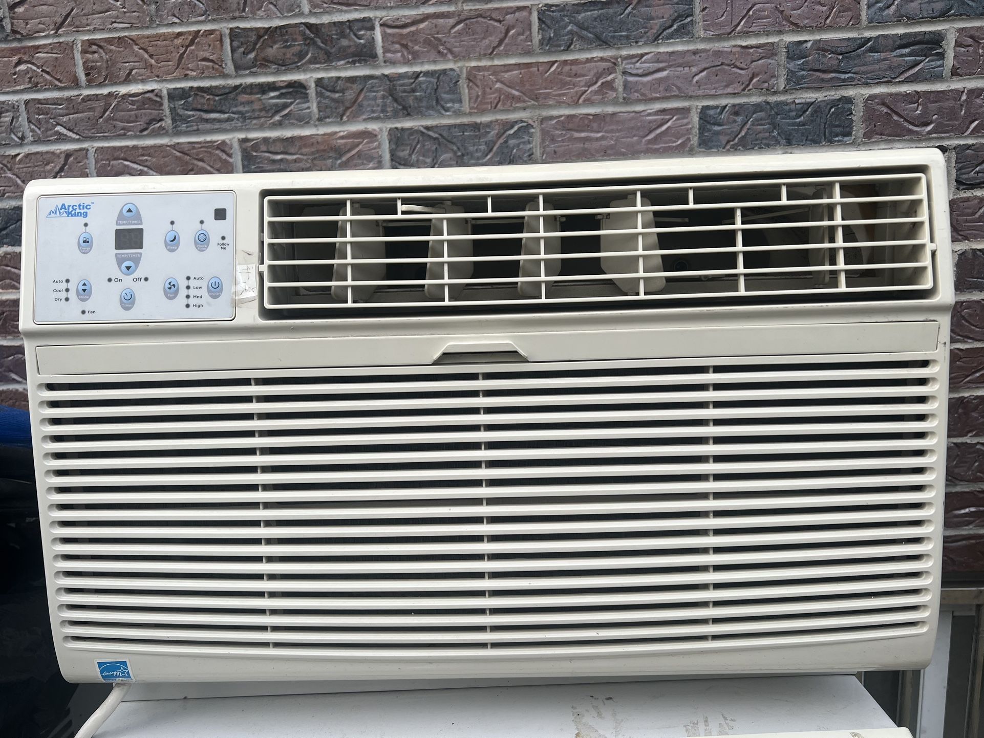 10,000 BTU Arctic King Cool Window A/C