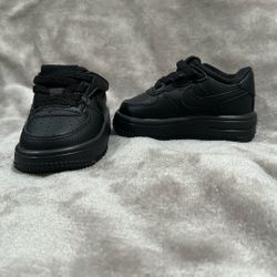 Tenis Nike Para Bebé Una Sola Puesta Size 3. $20