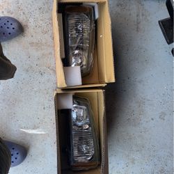 03’to06 Silverado Headlights 