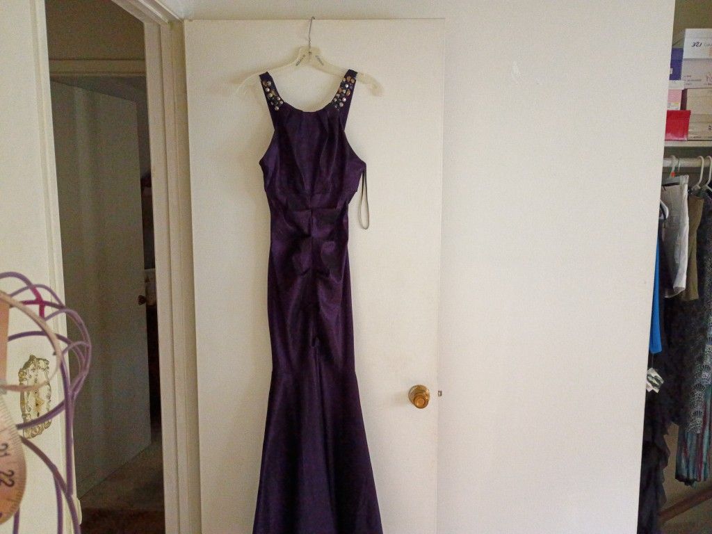 Escade Prom Dress With Stones On The Shoulder Straps Size 10