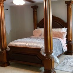 Bedroom Set Is  All Solid  Wood
