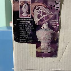 Lovebirds Musical Porcelain Egg