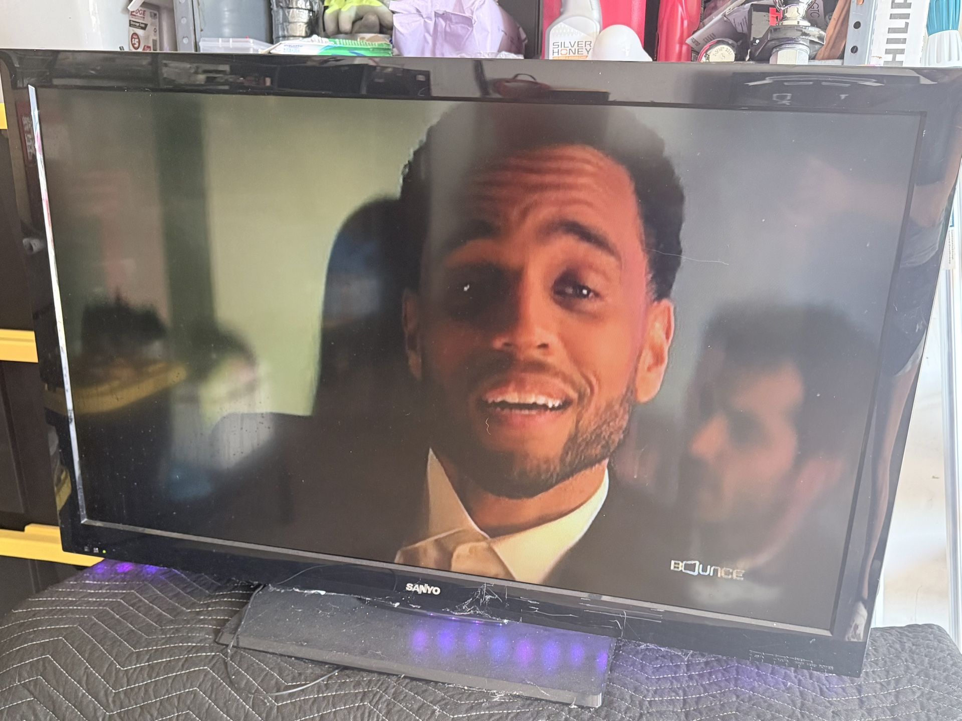 42 In Flat Screen TV