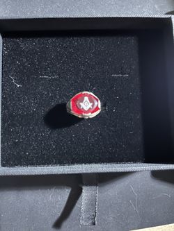 10 KT GOLD Ring Size 7.5