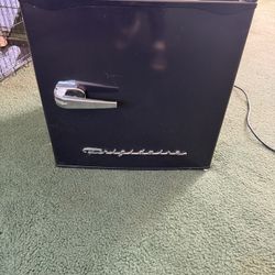 frigidaire mimi fridge 