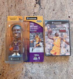 Nintendo GameCube NBA Courtside 2002 Kobe Bryant video game and Bobblehead