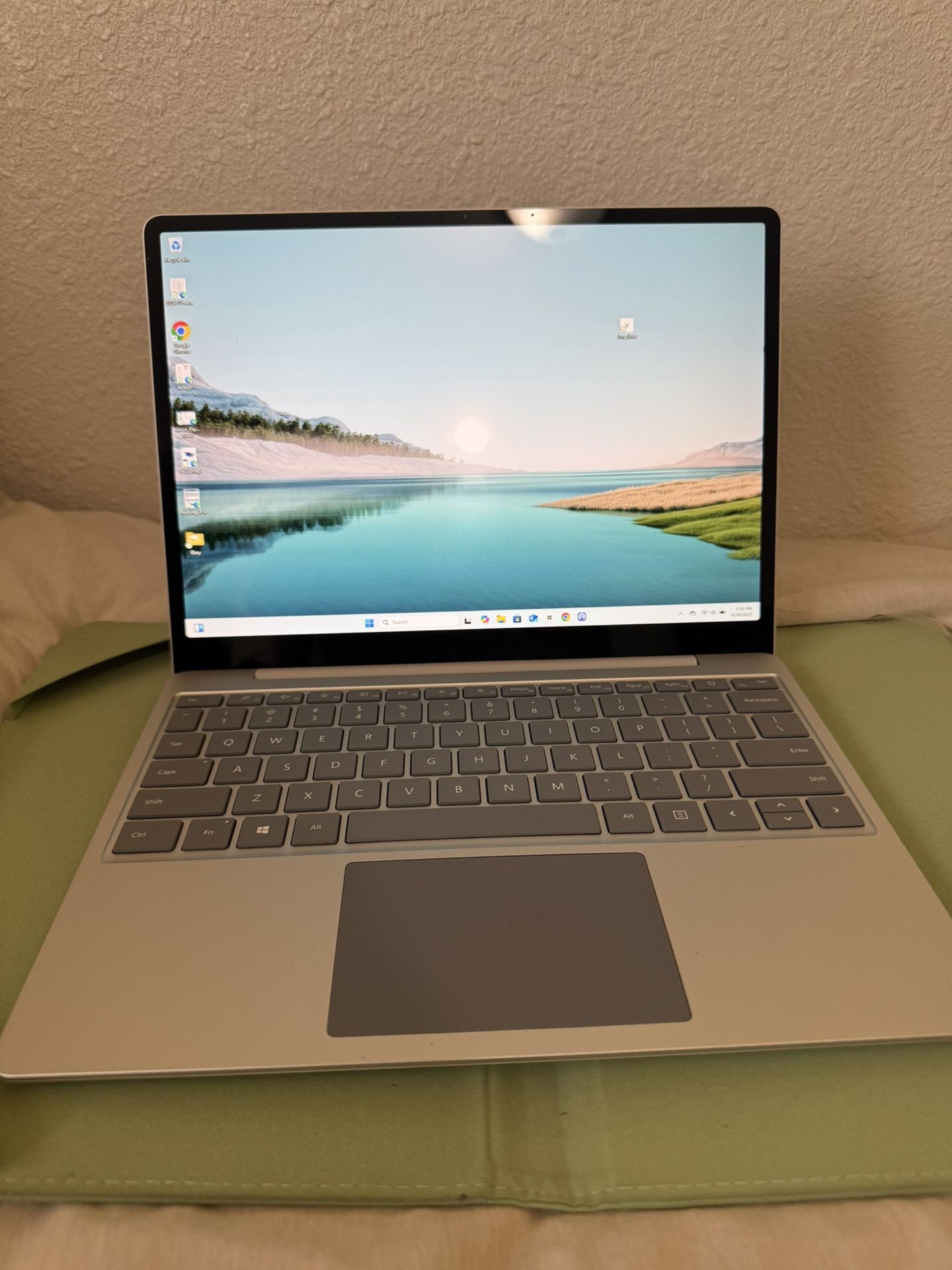 Microsoft Surface Laptop Go 1943 12.4" Touch Laptop Core i5-1035G1 4GB 58GB
