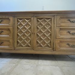 Vintage 1964 Thomasville Italian Provincial Dresser + Mirror (North Hollywood)