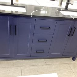 60” bathroom vanity cabinet new blue color with black Quartz top 2 sinks Softclose drawers doors ready for pick up today