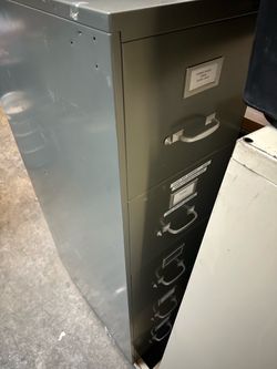5 drawer file cabinet lockable