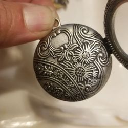 Making time clock face locket