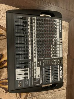 Peavey XR 1204 Powered Mixer Console