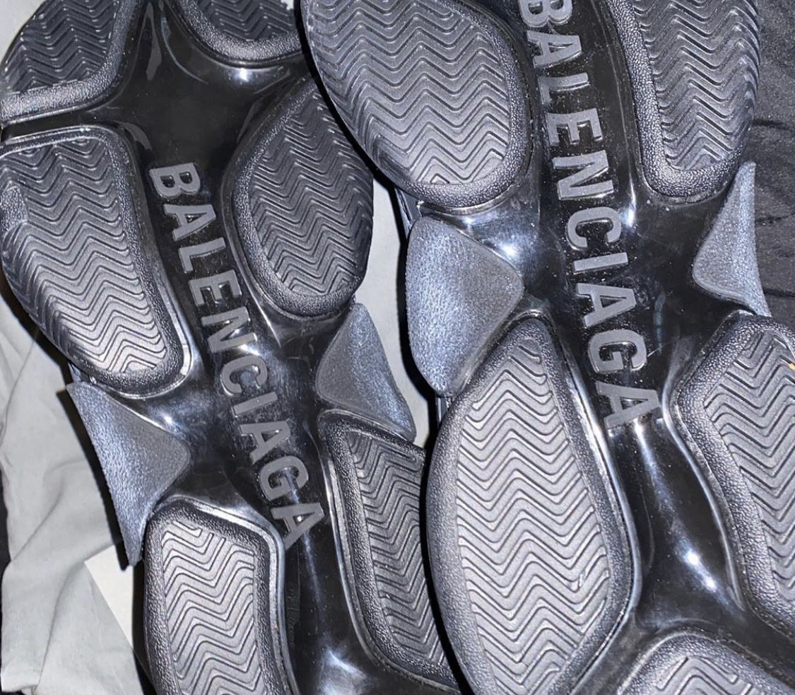 Balenciaga triple s black size 10 US