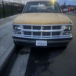 Chevrolet 1989 V8 Automatic Clean Title. 25000, Rebuilt Engine Tags Paid Until July 2026