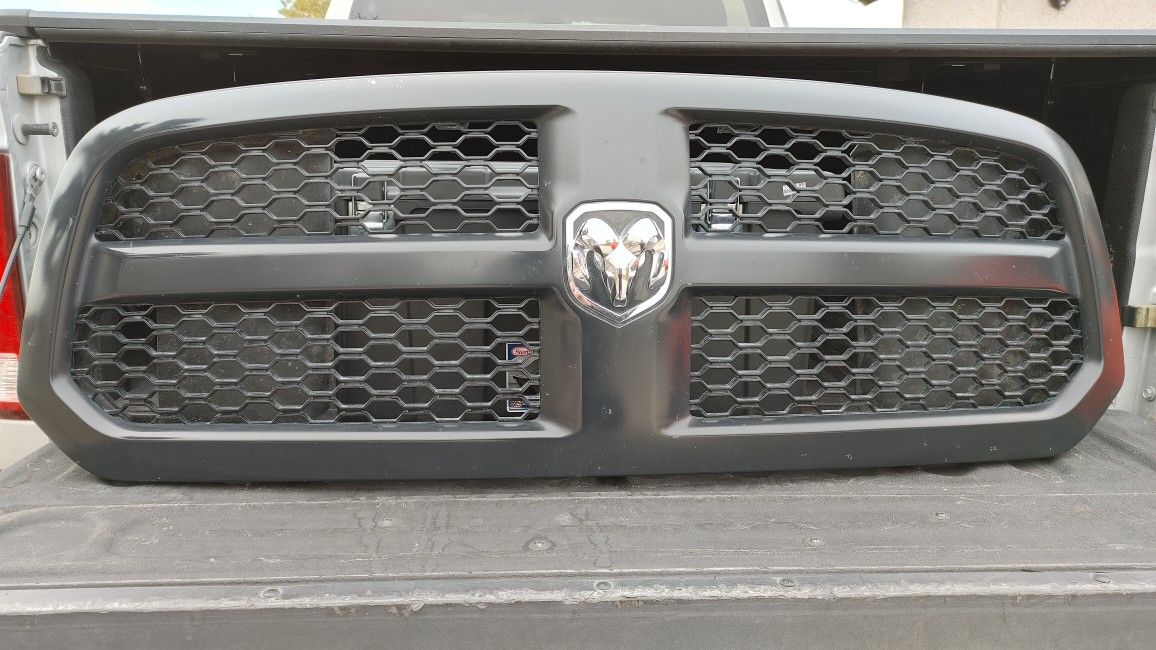 2018 Ram 1500 Grill OEM