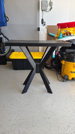 Entry way table
