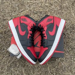 Jordan 1 Mid Banned 