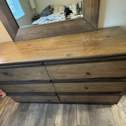 Dresser & Nightstand / Solid Wood