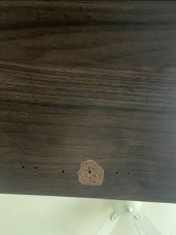 Electric height adjustable desk with laminated top